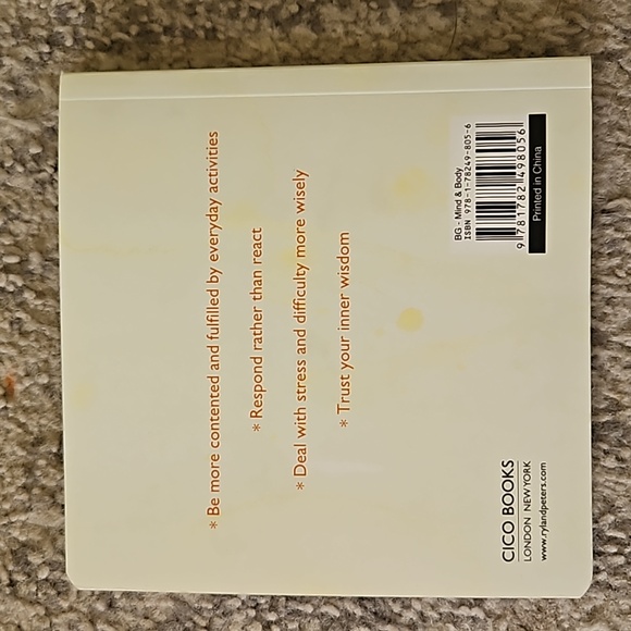 1/$7 or 2/$10 The Little Pocket Book of Mindfullness by Anna Black. - Picture 5 of 10